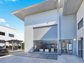 View profile: LARGE OPEN STYLE WAREHOUSE - HIGH CLEARANCE MEZZANINE